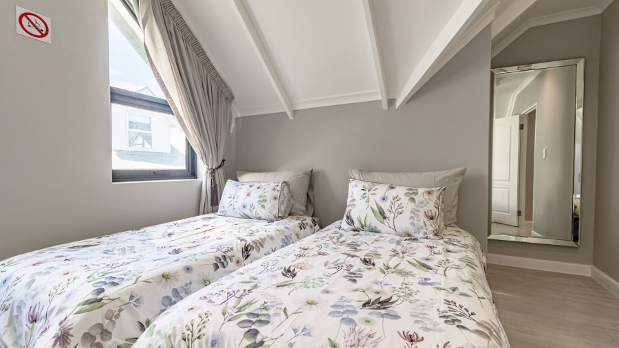 4 Bedroom Property for Sale in Grotto Bay Western Cape